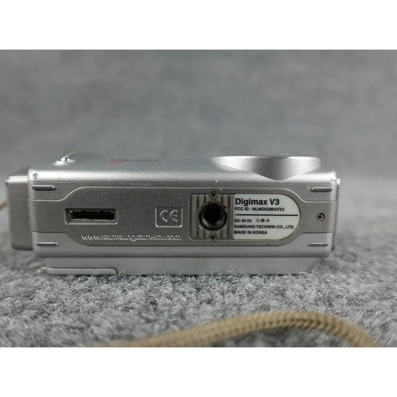 Samsung Digimax V3 Silver 3.2 Megapixels Digital Camera Schneider Kreuznach Lens